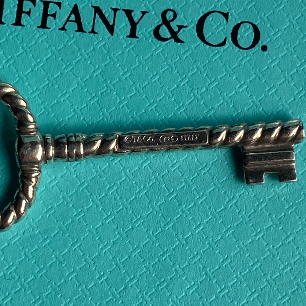 Tiffany & Co. Sterling Silver Oval Twist Pendant - Picture 4 of 8